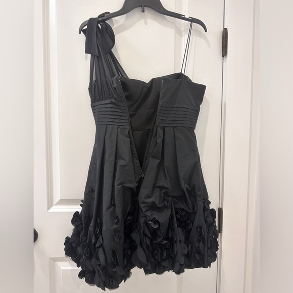 BCBG Max Azria Black One-Shoulder Cocktail Dress Ruffle Hem Party Mini Size XS - Picture 8 of 14